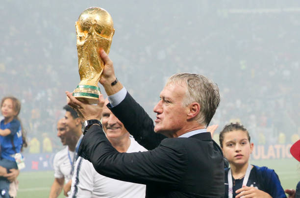 虽然他们距 虽然他们距